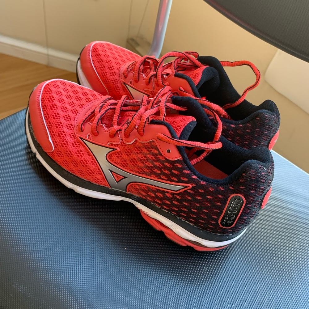 Mizuno Wave Rider 18 Sneaker(New)